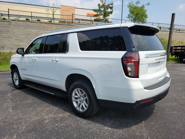 Used 2024 Chevrolet Suburban LT RWD image 3