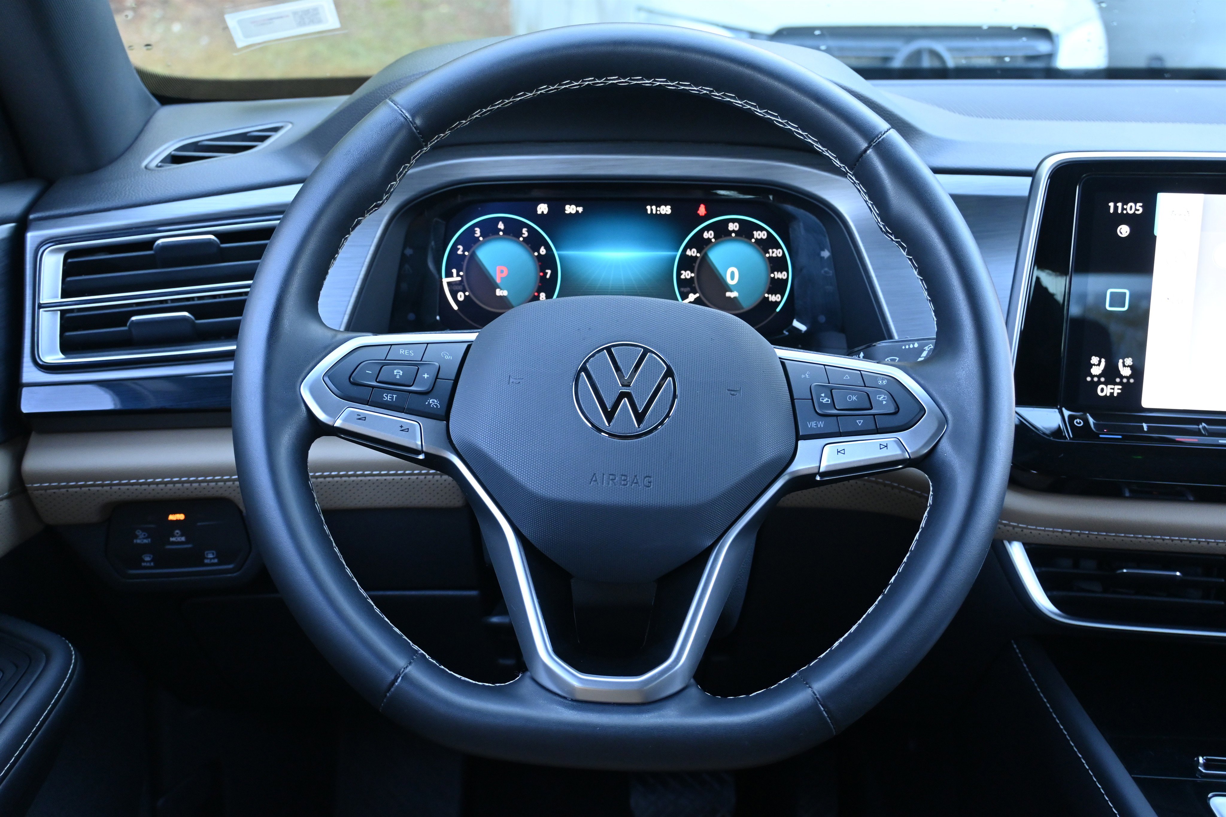 Used 2025 Volkswagen Atlas Cross Sport SE image 23