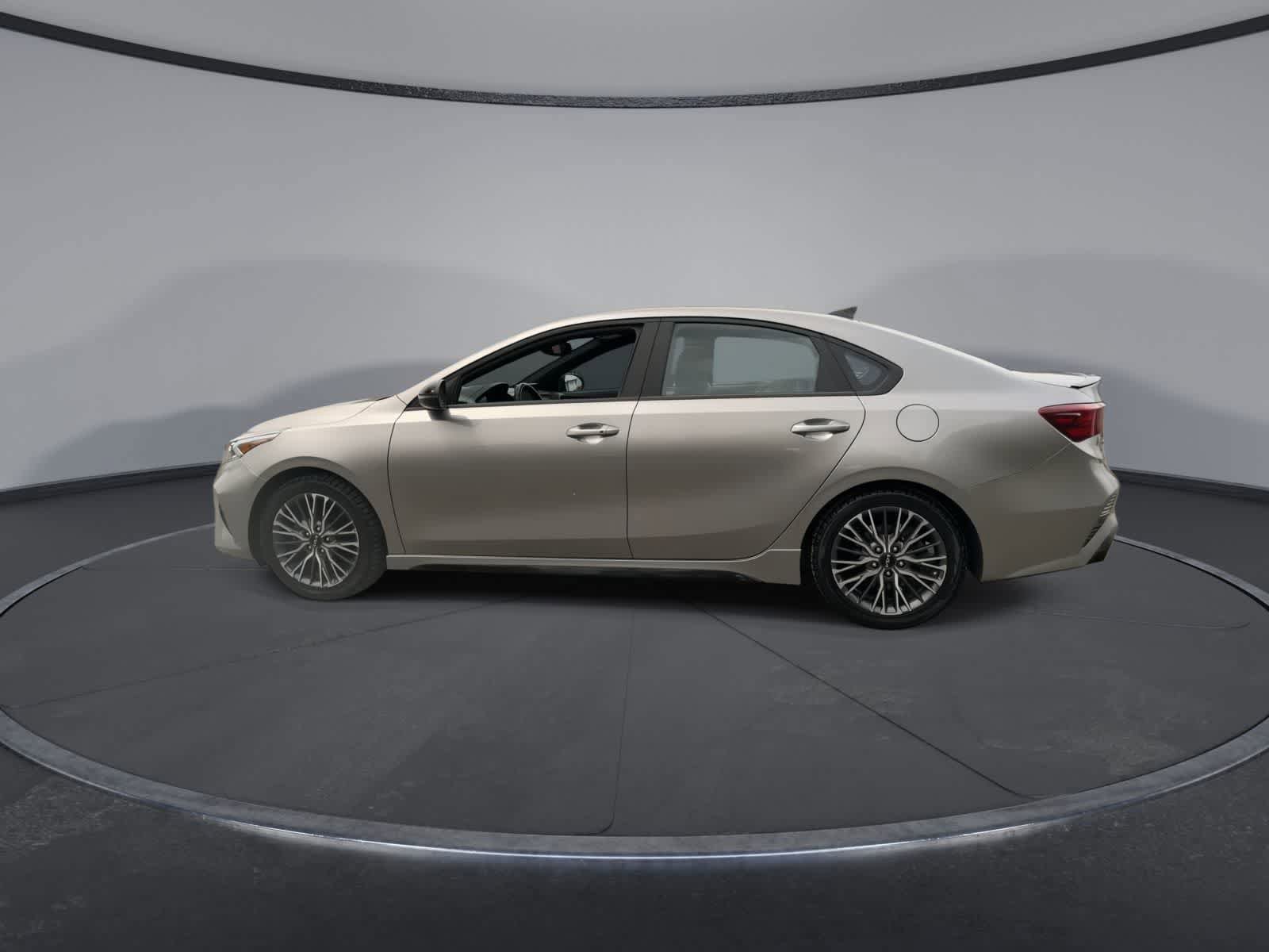 Used 2023 Kia Forte GT-Line w/ GT-Line Premium Package FWD image 5