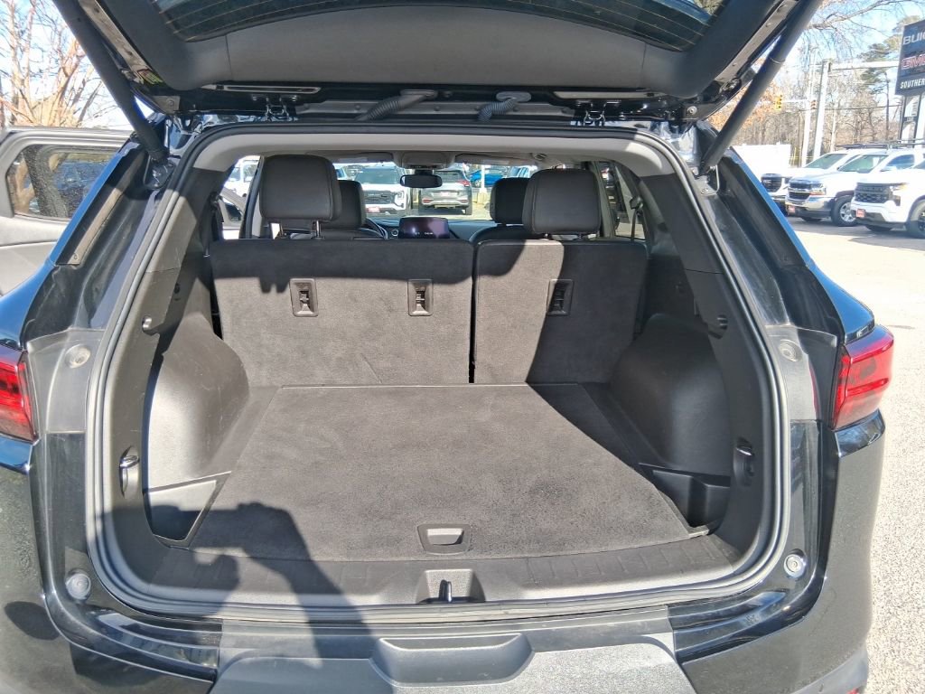 Used 2023 Chevrolet Blazer LT w/ LPO, Black Grille Bar Package image 18