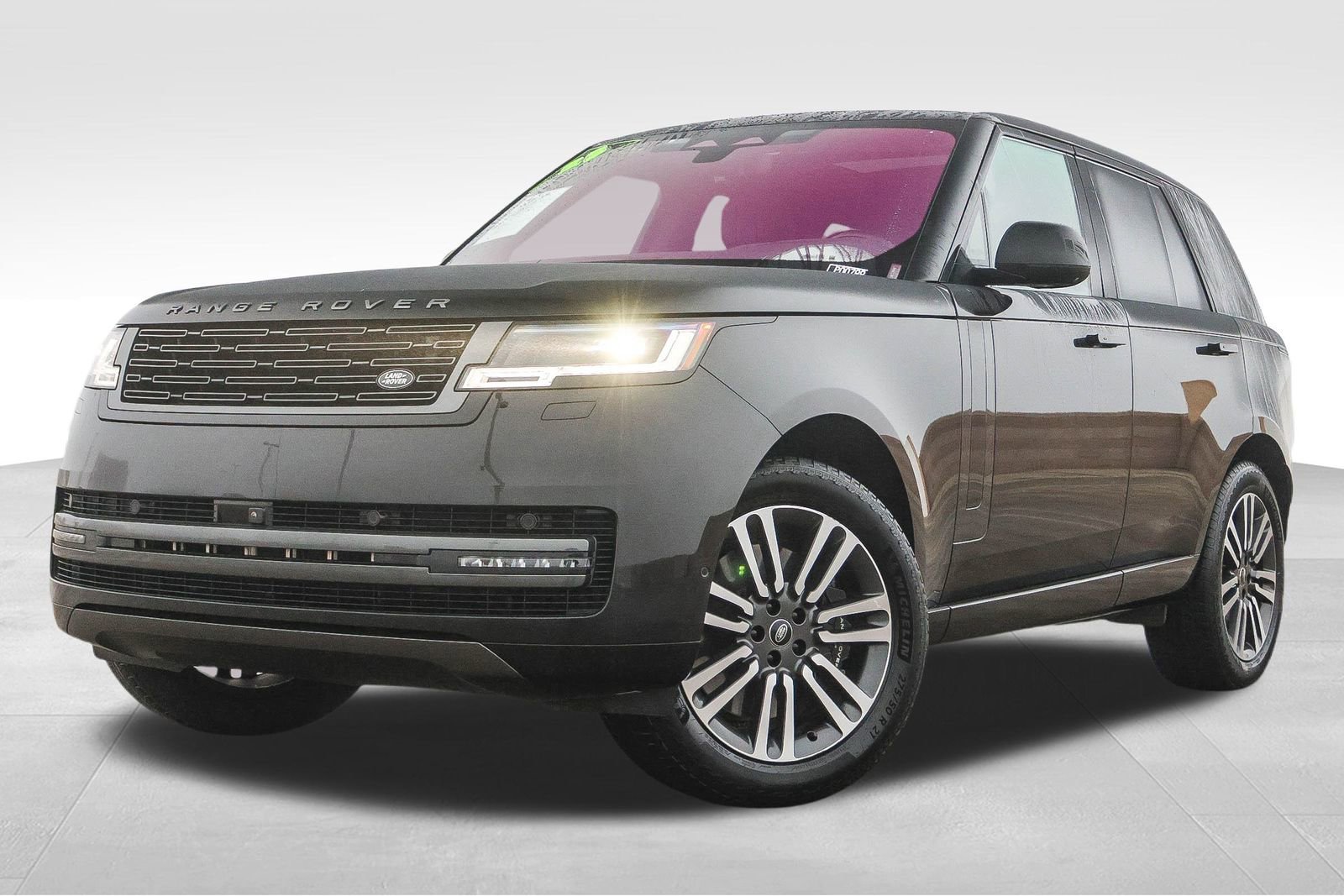 Used 2023 Land Rover Range Rover SE image 1