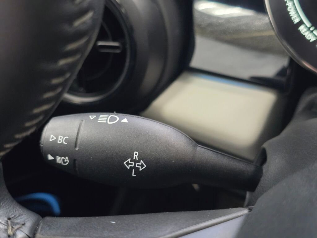 Used 2023 MINI Cooper SE image 36