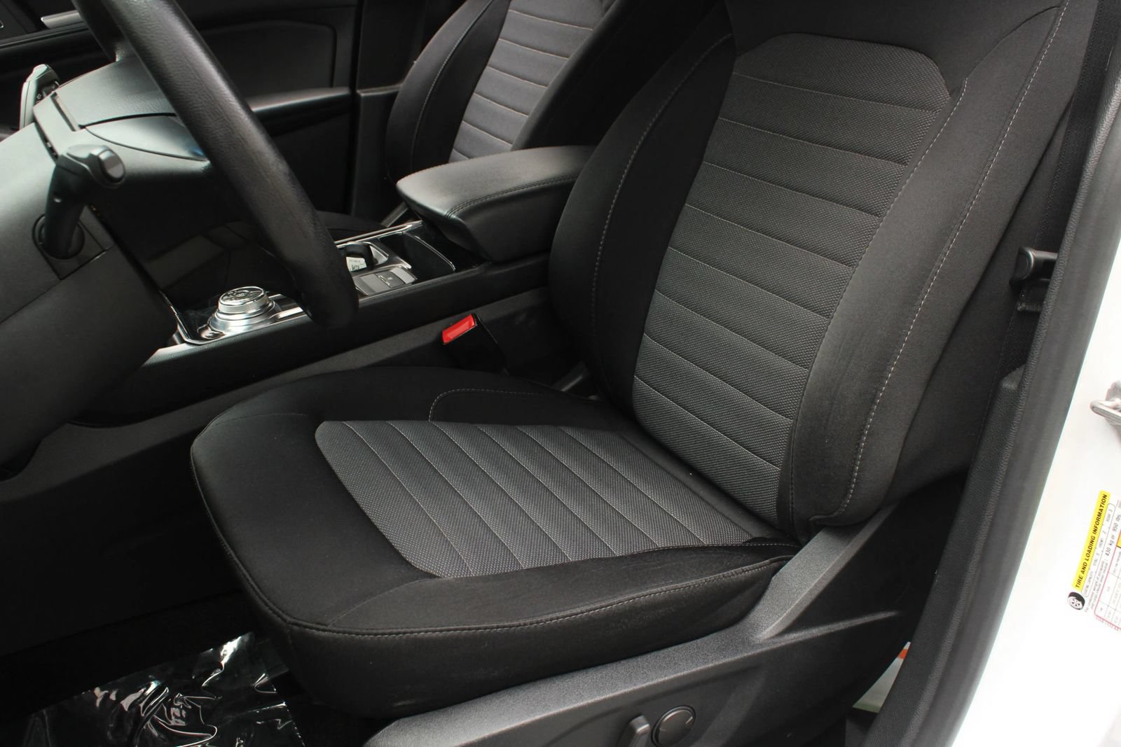Used 2020 Ford Edge SE FWD image 17