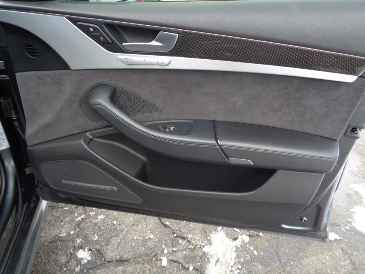 Used 2016 Audi S8 Plus w/ Driver Assistance Package image 31