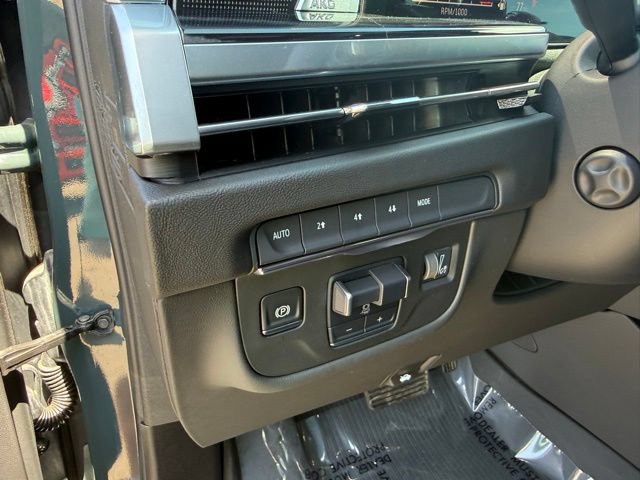 Used 2025 Cadillac Escalade Sport w/ LPO, Floor Liner Package AWD/4WD image 15