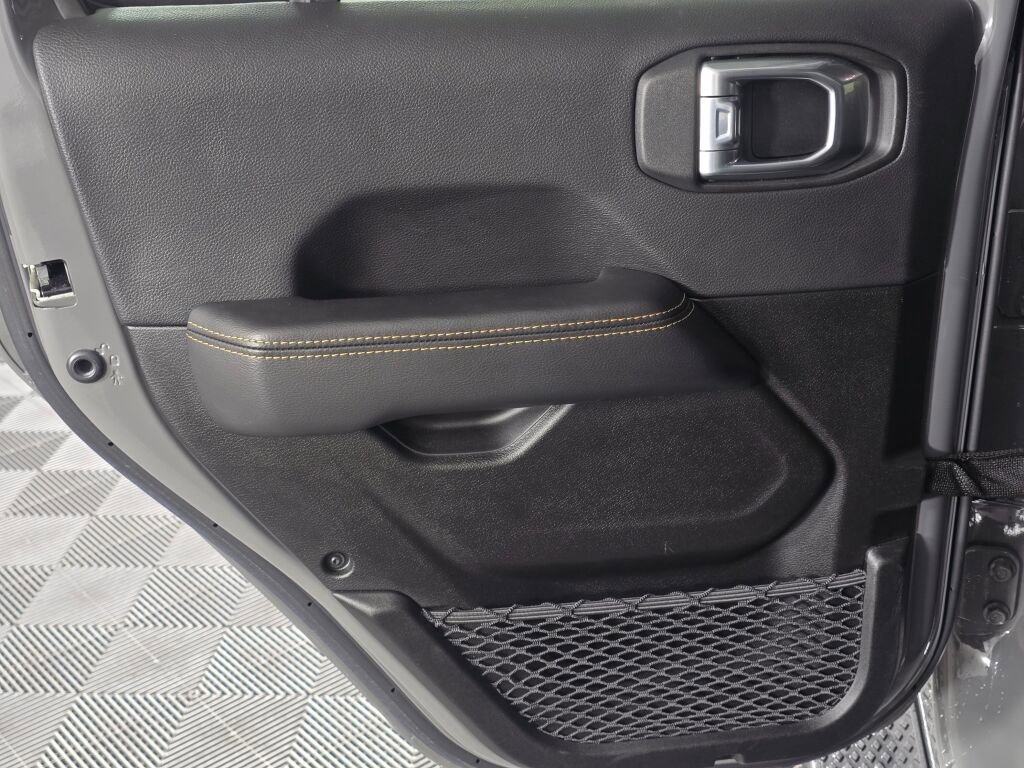 Used 2022 Jeep Gladiator Overland image 38