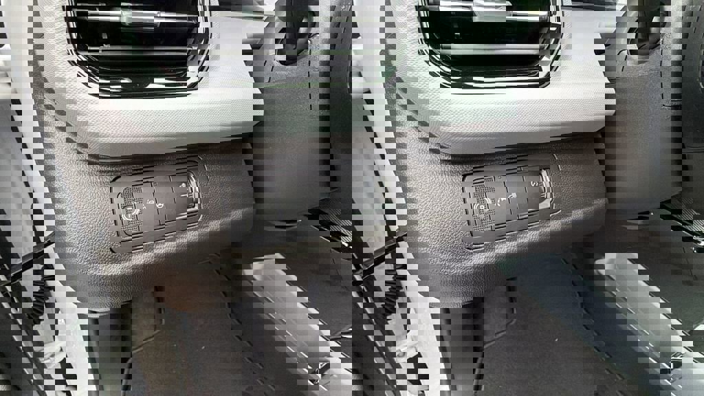 New 2027 Chevrolet Bolt LT w/ Comfort Package image 18