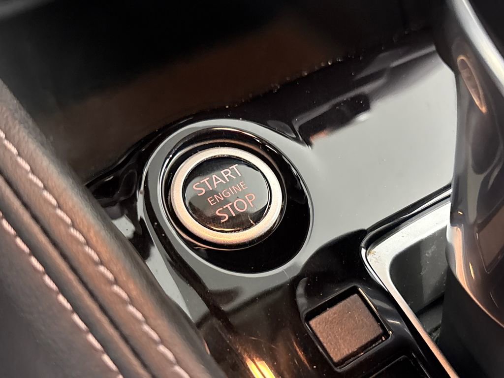 Used 2020 Nissan Kicks SV image 22