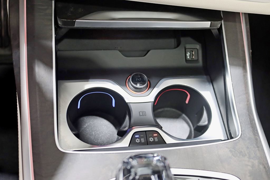 Used 2022 BMW X7 M50i image 27