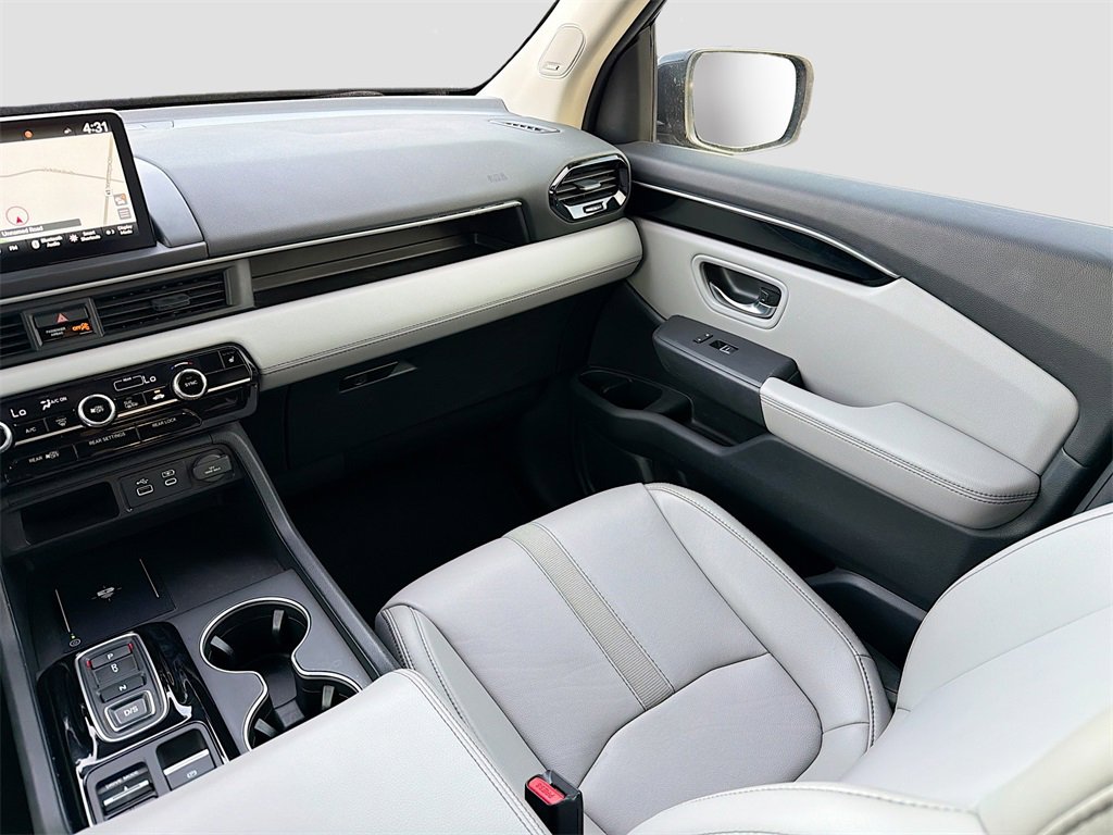 Used 2024 Honda Pilot Touring image 25