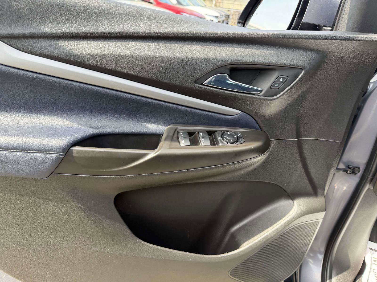 Certified 2022 Chevrolet Bolt EUV LT w/ Convenience Package image 15