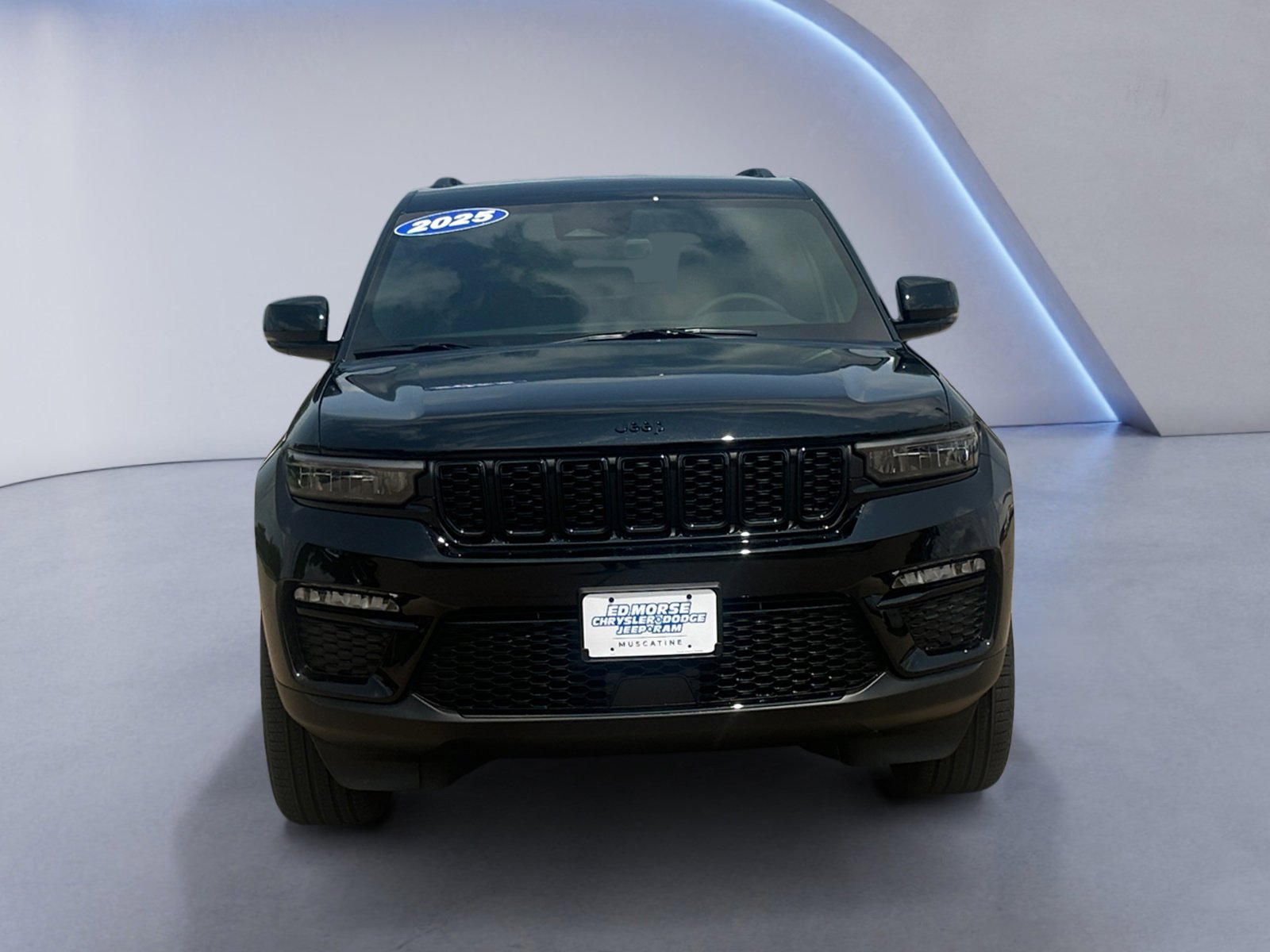 New 2025 Jeep Grand Cherokee Limited w/ Black Appearance Package image 8