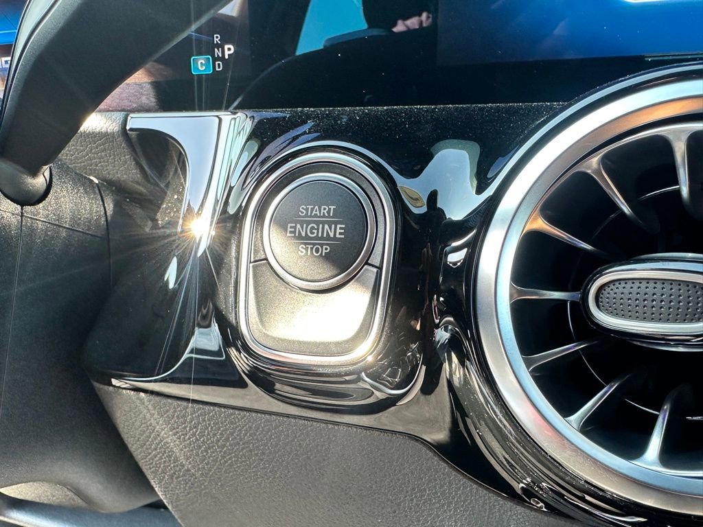 New 2025 Mercedes-Benz GLA 35 AMG 4MATIC image 21