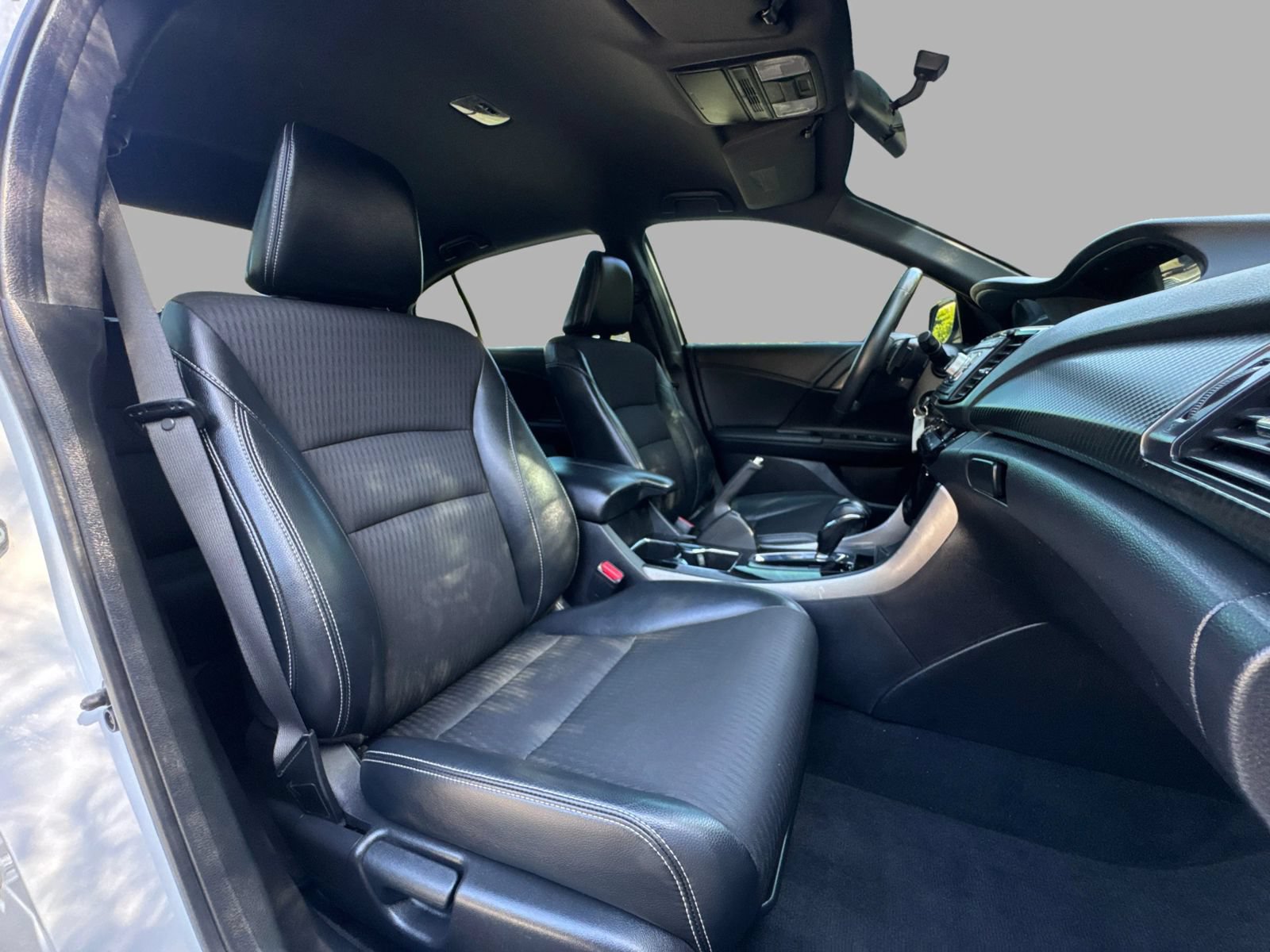 Used 2017 Honda Accord Sport image 40