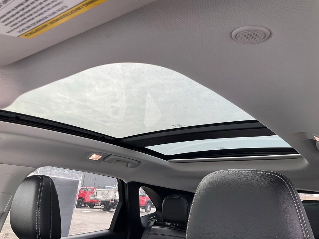 Used 2022 Ford Escape SEL w/ Technology Package image 3