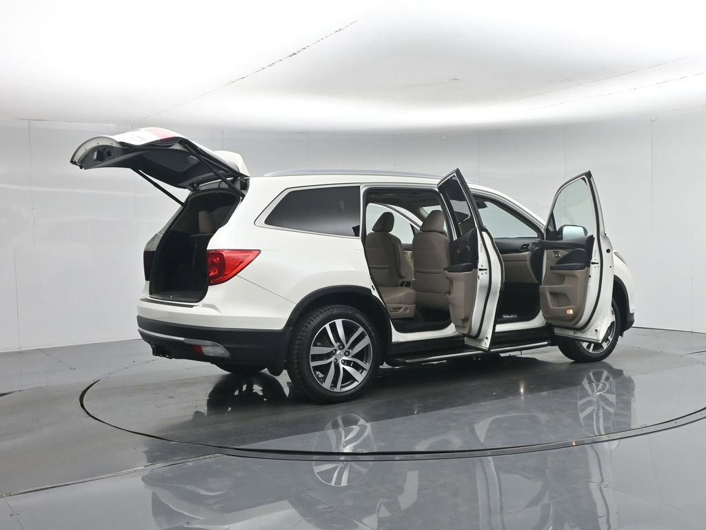 Used 2016 Honda Pilot Elite image 4