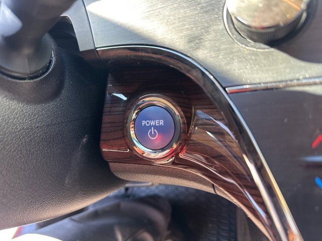 Used 2014 Toyota Avalon Limited image 24