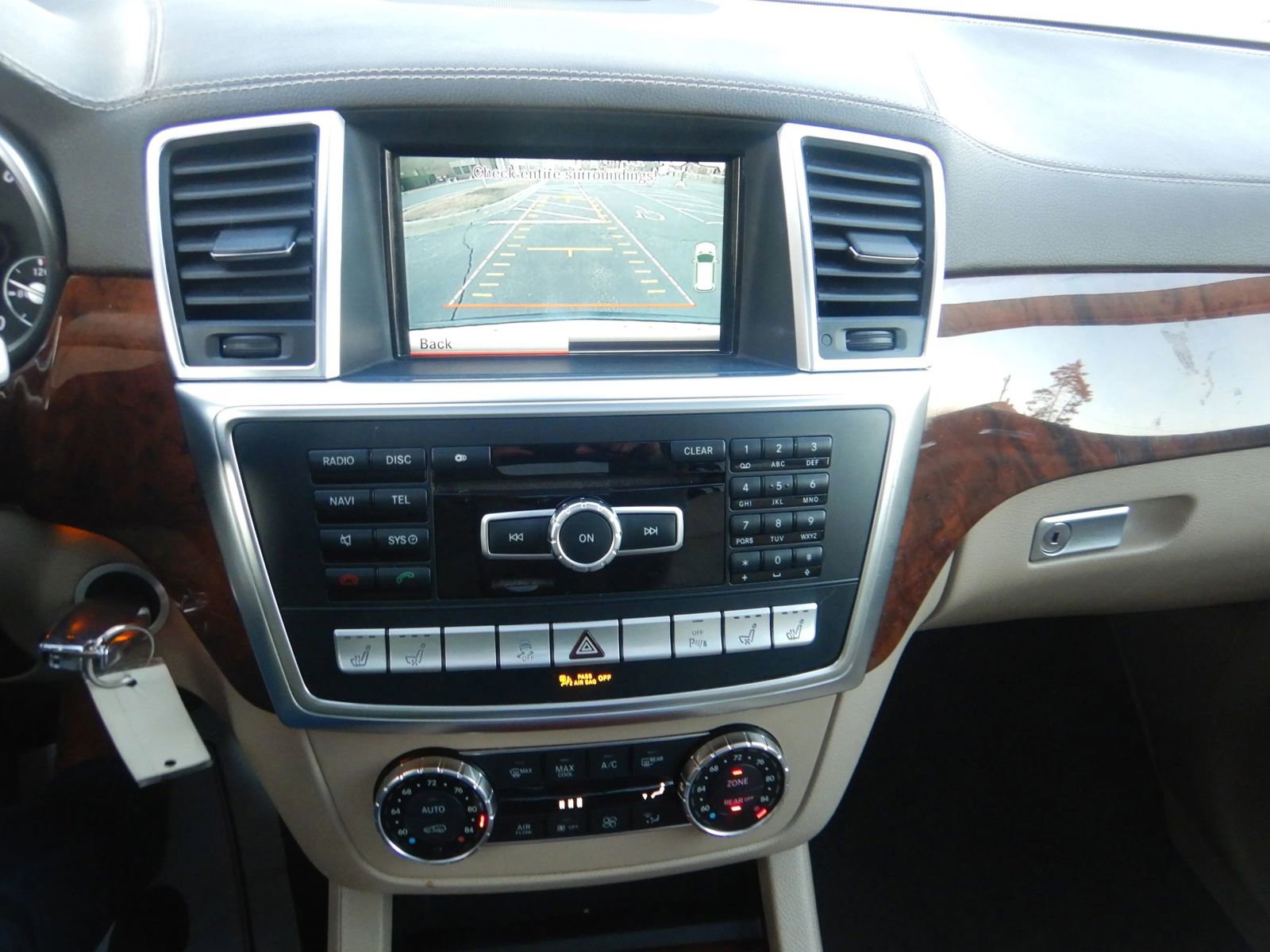 Used 2013 Mercedes-Benz GL 550 4MATIC image 13