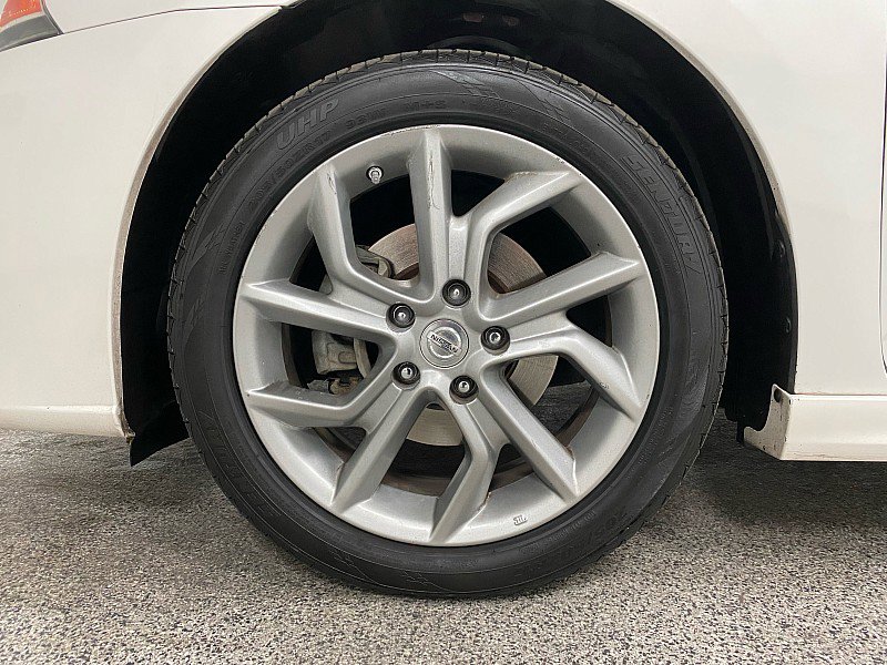 Used 2013 Nissan Sentra SR w/ Premium Pkg image 26