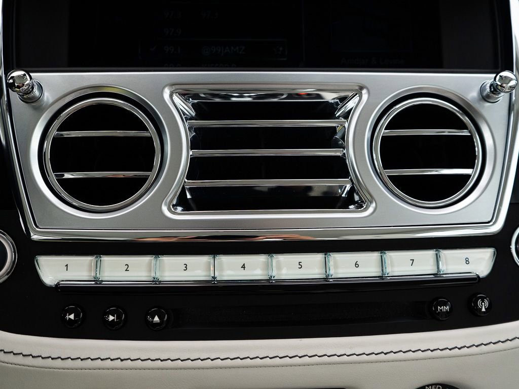 Used 2019 Rolls-Royce Wraith image 34