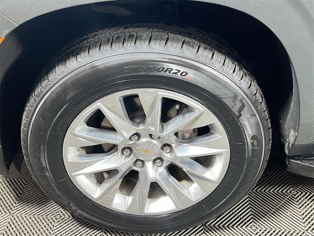 Used 2023 Chevrolet Suburban Premier image 29