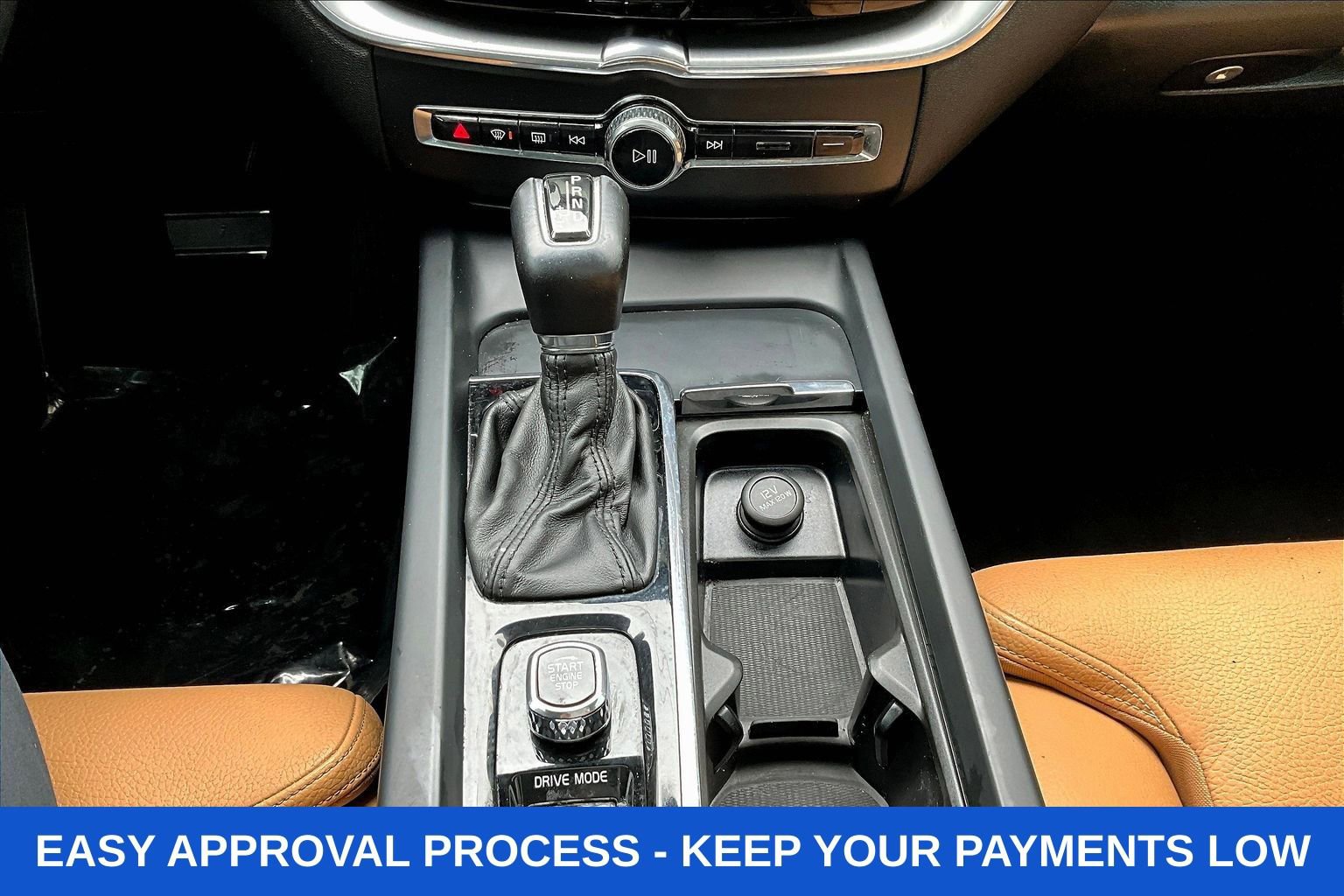 Used 2019 Volvo XC60 T5 Momentum w/ Premium Package image 18