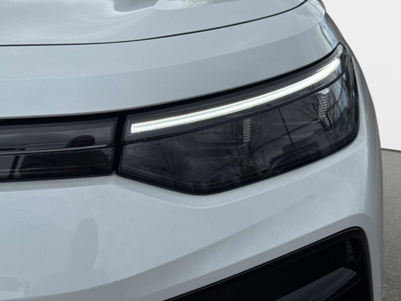 New 2026 Volkswagen Tiguan SE R-Line image 10