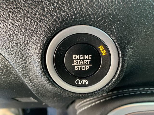 Used 2019 Dodge Challenger SXT image 23