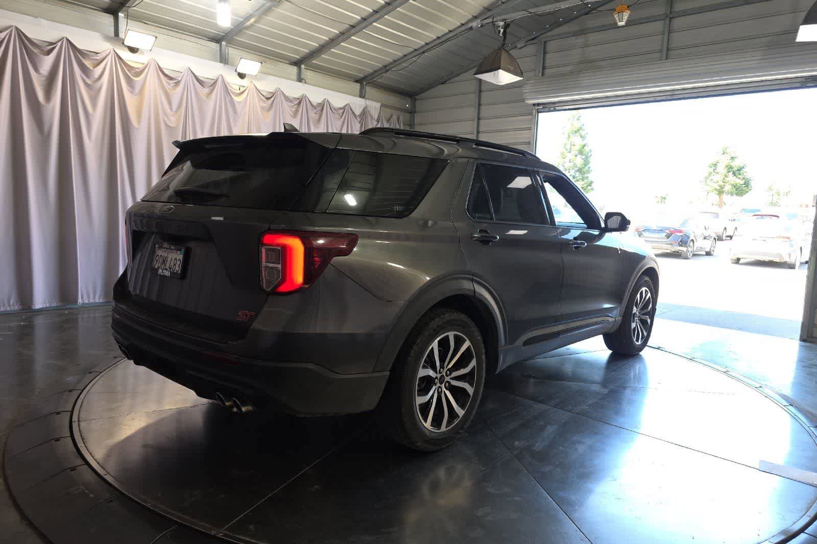 Used 2020 Ford Explorer ST AWD/4WD image 3