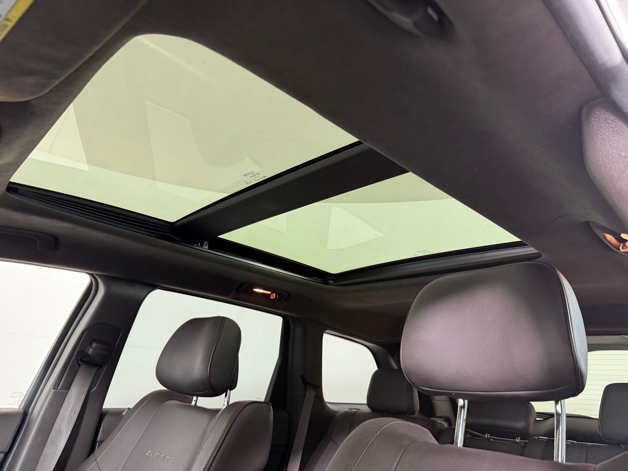 Used 2014 Jeep Grand Cherokee Summit RWD image 14