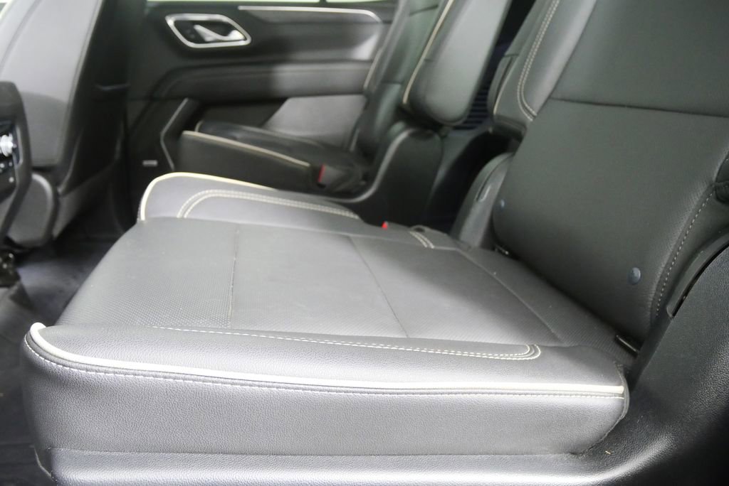 Used 2023 GMC Yukon SLT w/ SLT Premium Package image 14