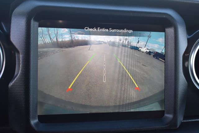 Used 2022 Jeep Wrangler Unlimited Sahara image 29