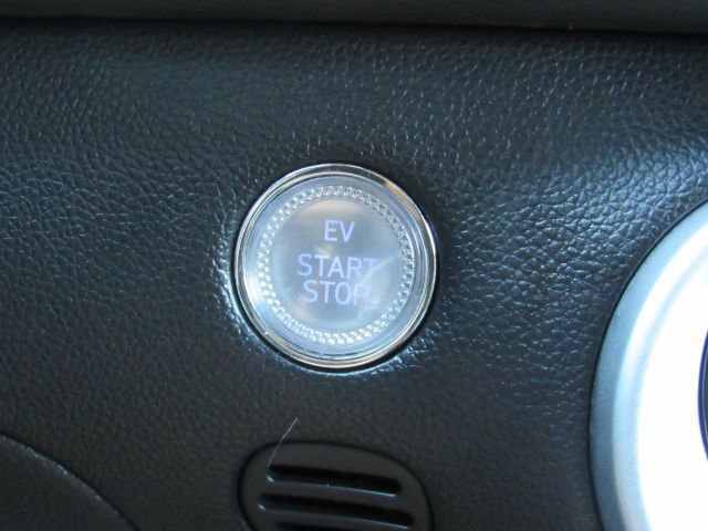 Used 2024 Genesis GV60 RWD image 49