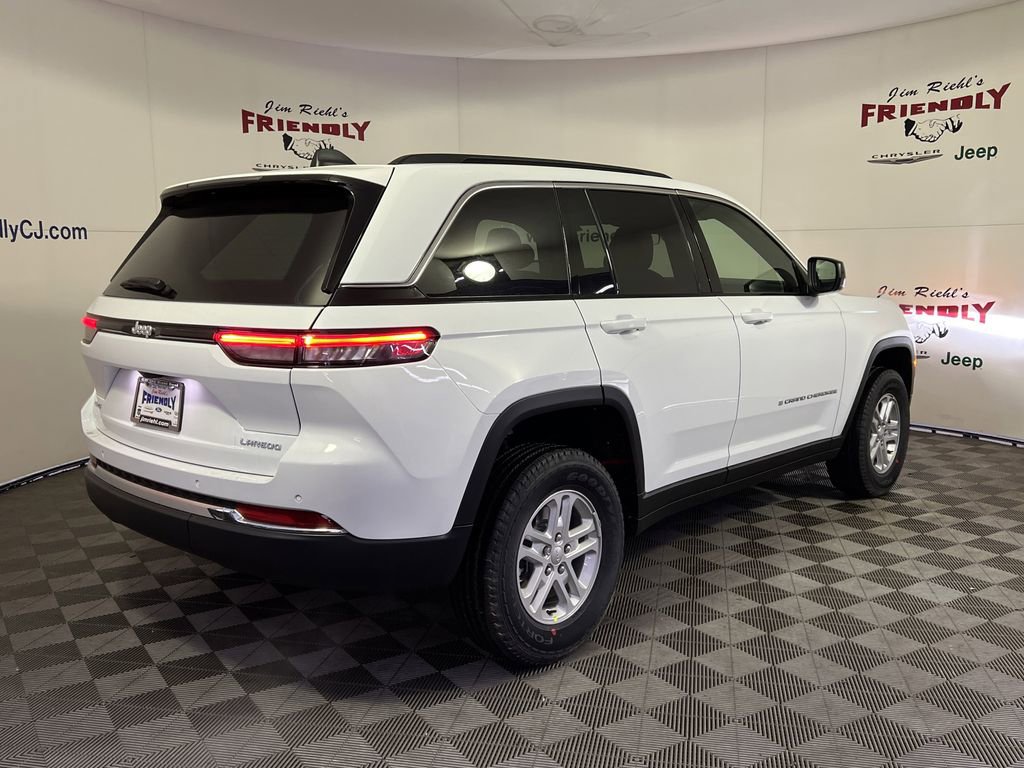 New 2025 Jeep Grand Cherokee Laredo image 3