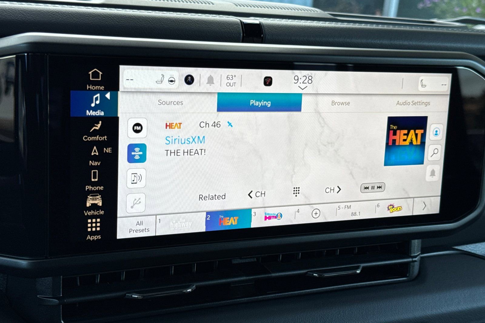 New 2025 Jeep Wrangler Sahara image 22