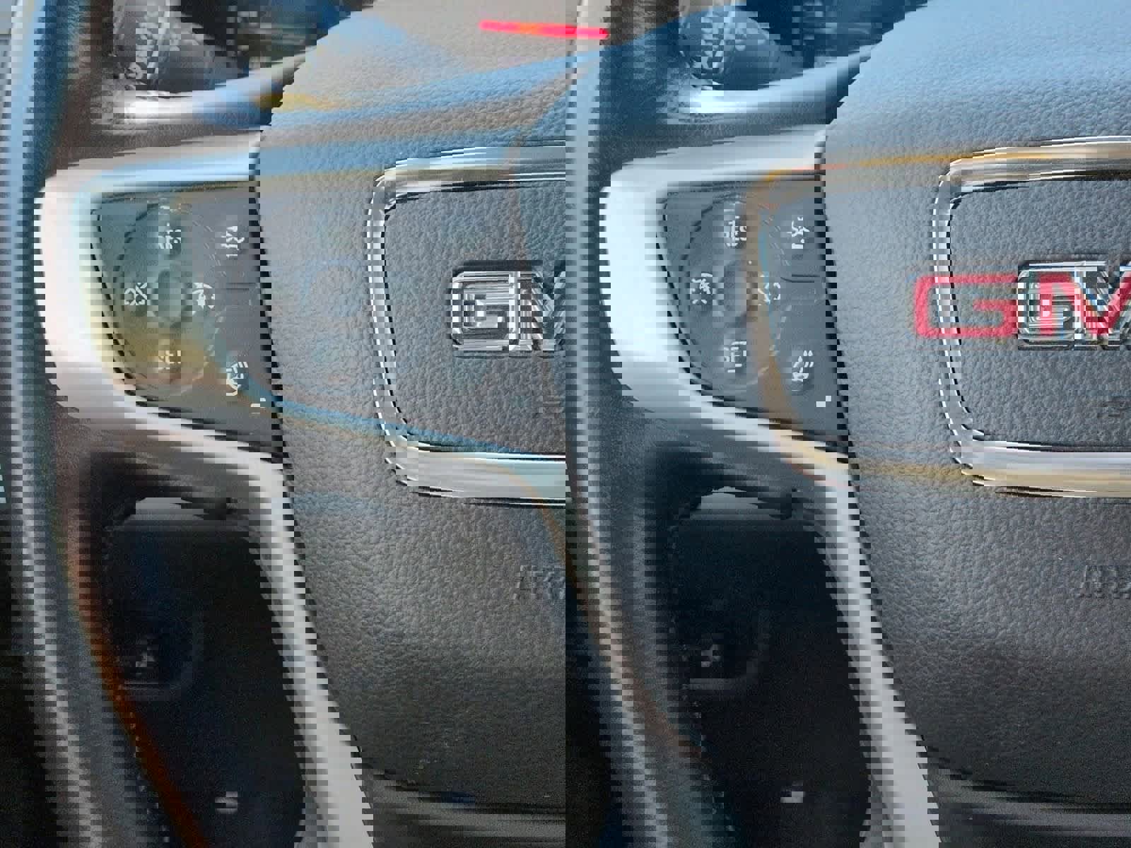 Used 2022 GMC Terrain SLT w/ Infotainment Package II image 24