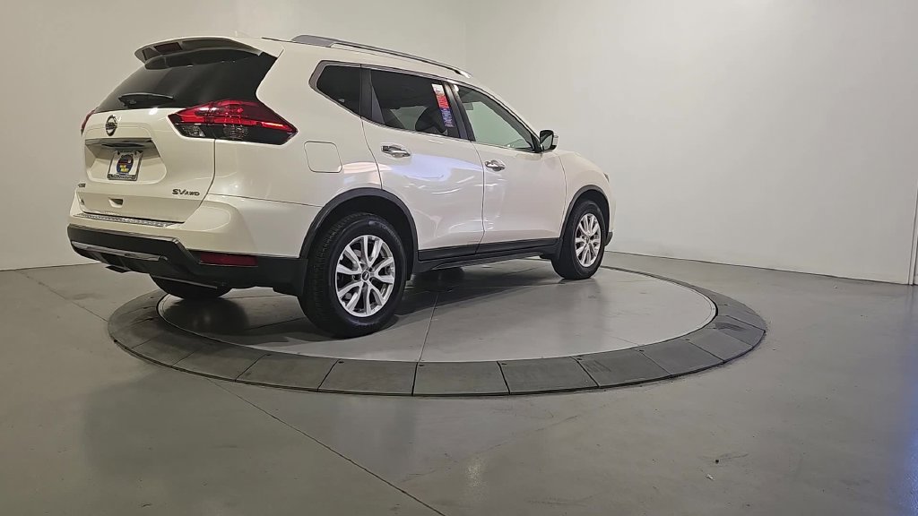 Used 2017 Nissan Rogue SV AWD/4WD image 5