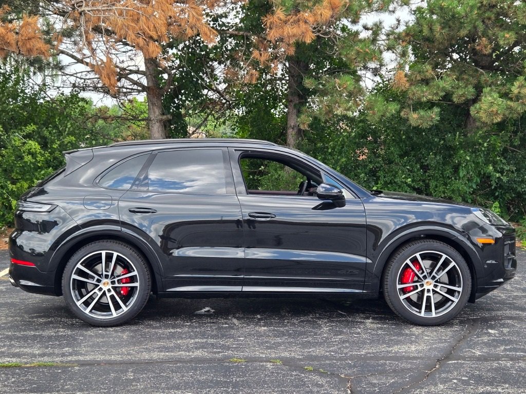 New 2025 Porsche Cayenne GTS image 8