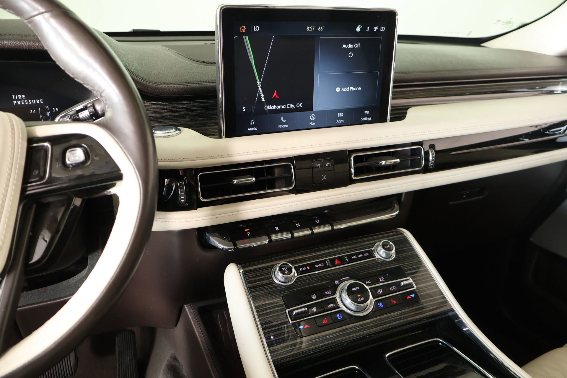 Used 2022 Lincoln Aviator Black Label w/ Class IV Trailer Tow Package AWD/4WD image 5