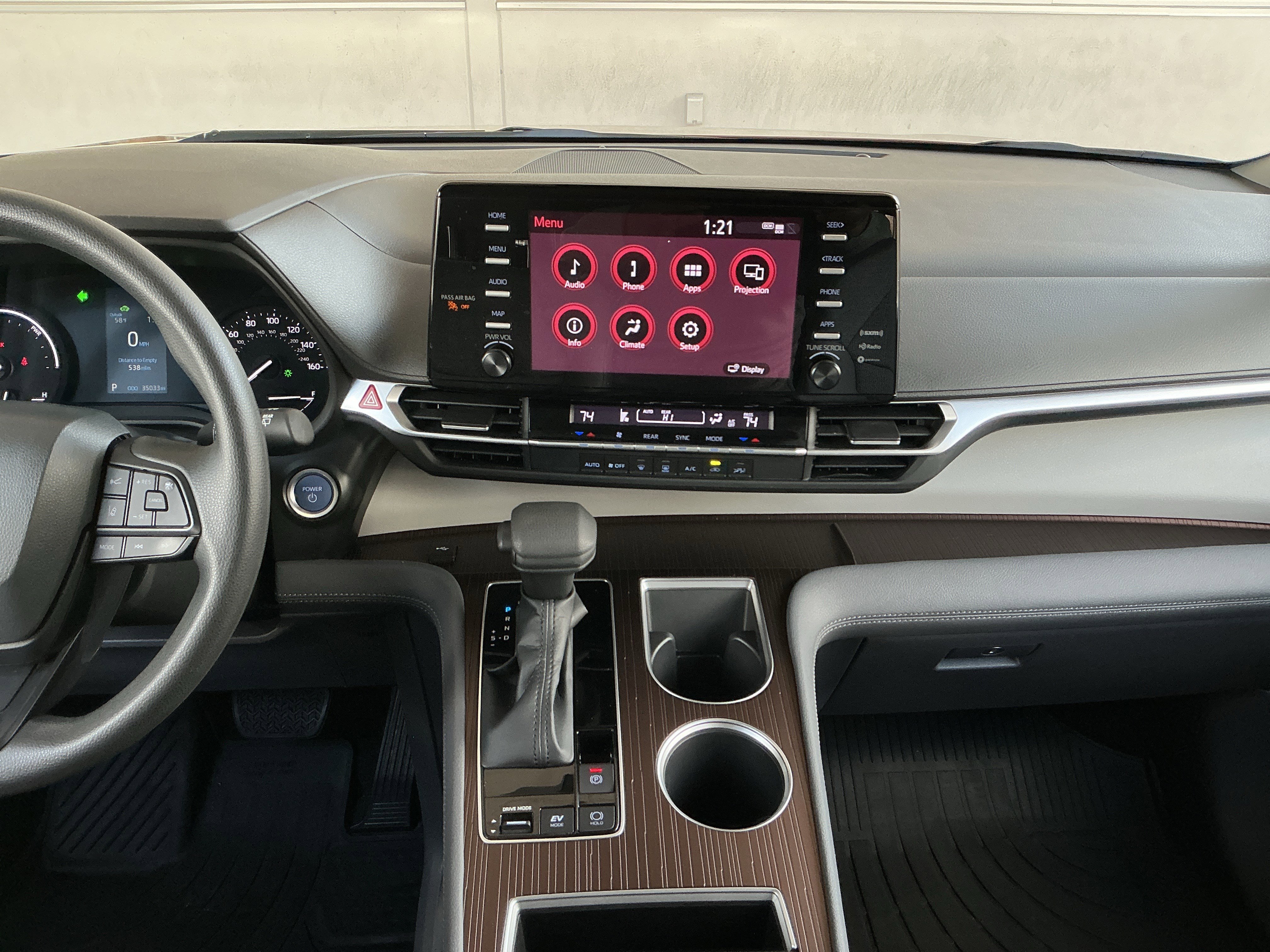 Used 2022 Toyota Sienna LE image 9