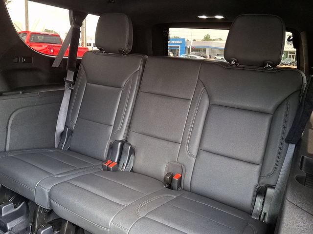 Used 2023 Chevrolet Suburban LT RWD image 8