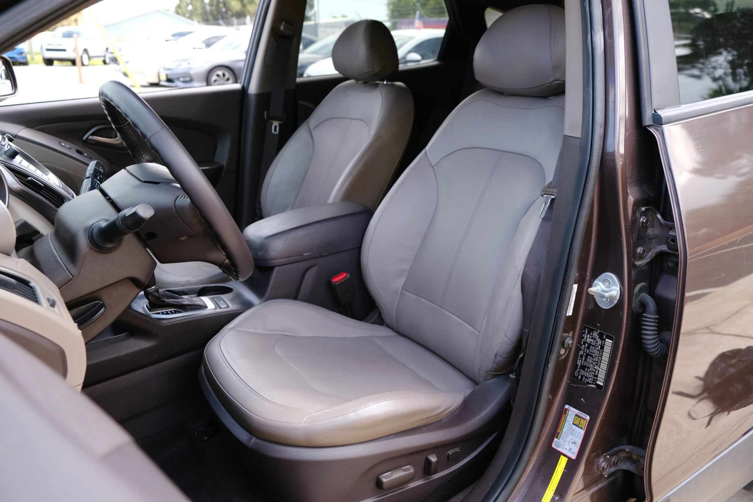 Used 2014 Hyundai Tucson Limited w/ Technology Package 02 FWD image 9