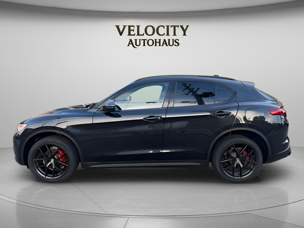 Used 2019 Alfa Romeo Stelvio Ti Sport w/ Quick Order Package 22S Sport AWD/4WD image 4
