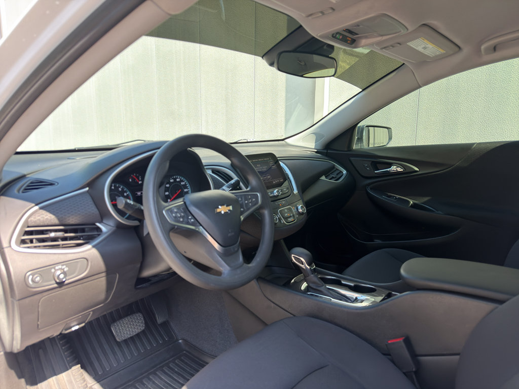 Used 2023 Chevrolet Malibu LS FWD image 10