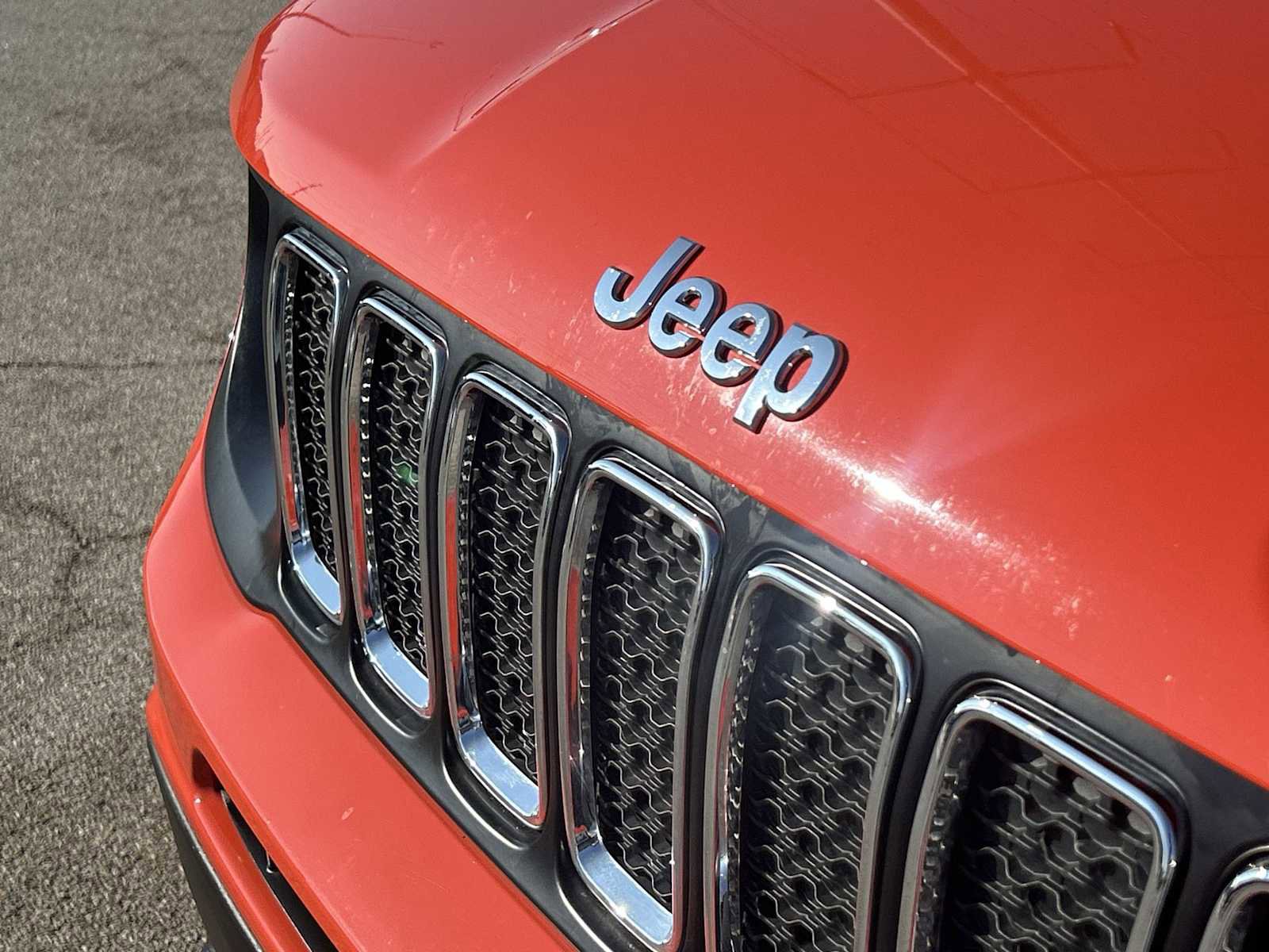 Used 2020 Jeep Renegade Latitude w/ Cold Weather Group image 29