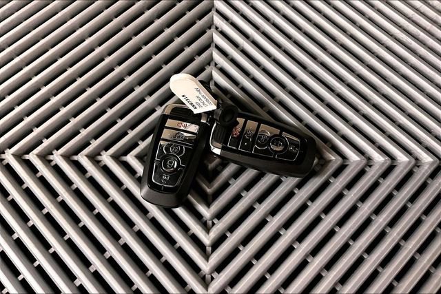 Used 2025 Lincoln Corsair Grand Touring w/ Equipment Group 302A image 10