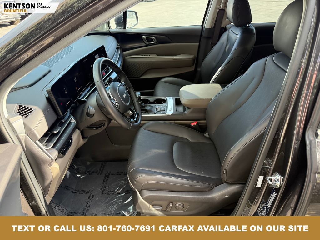 Used 2025 Kia Carnival image 29