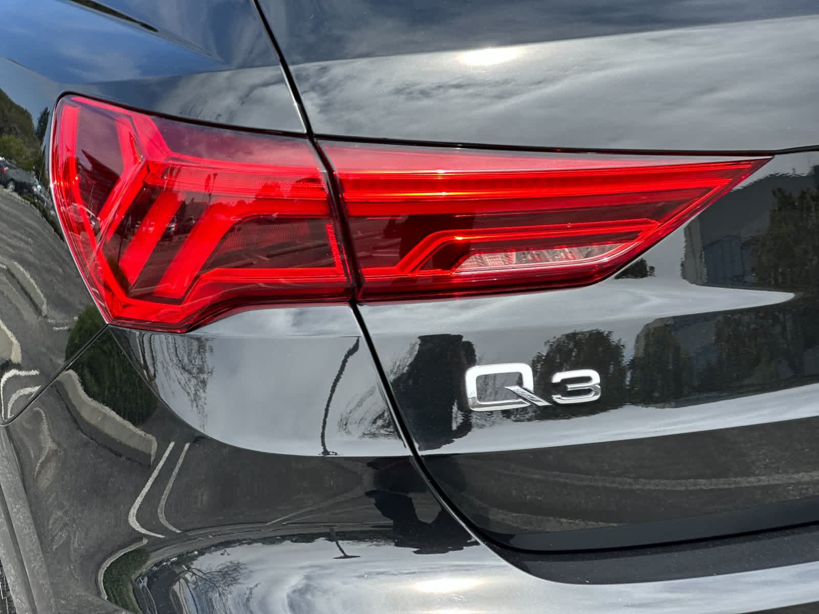 Used 2025 Audi Q3 2.0T Premium w/ Convenience Package AWD/4WD image 27