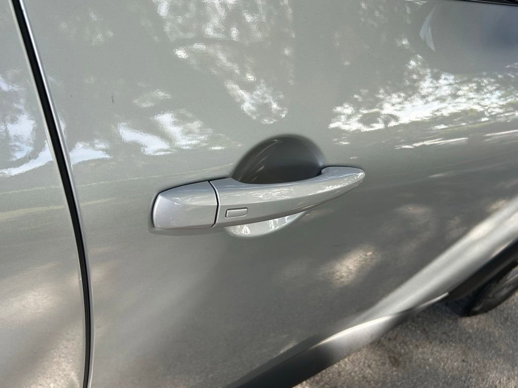 Used 2025 Nissan Pathfinder SV image 30