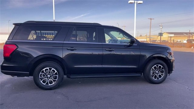 Used 2023 Ford Expedition Max XLT image 2